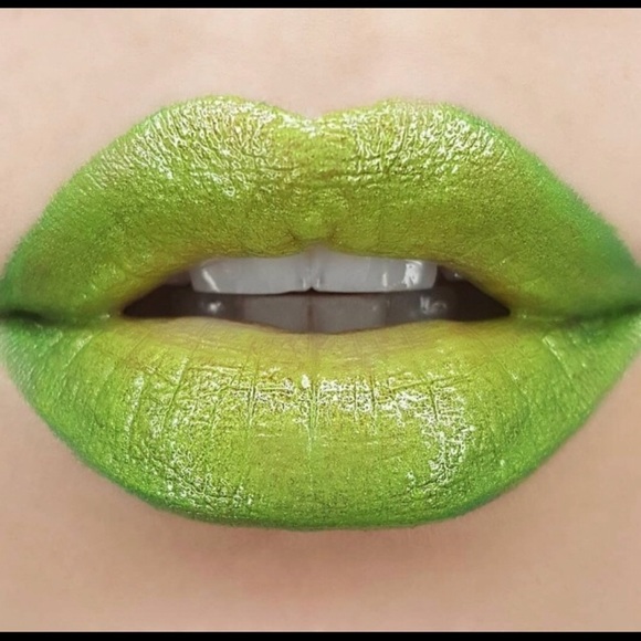 MAC Oh Sweetie Key Lime Trifle Lip Col… - Picture 6 of 6